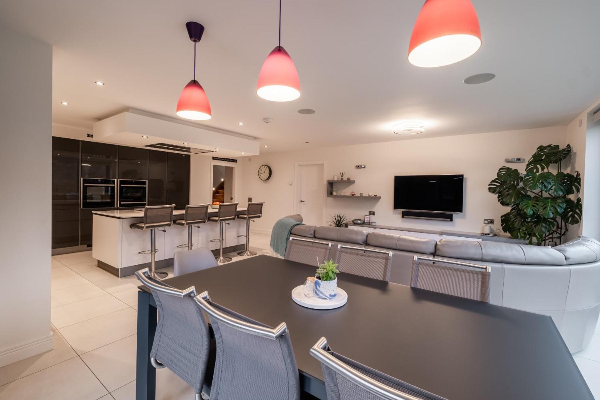 Vila Modern House With Hot Tub, Perfect Night Away! Huntly Exteriér fotografie