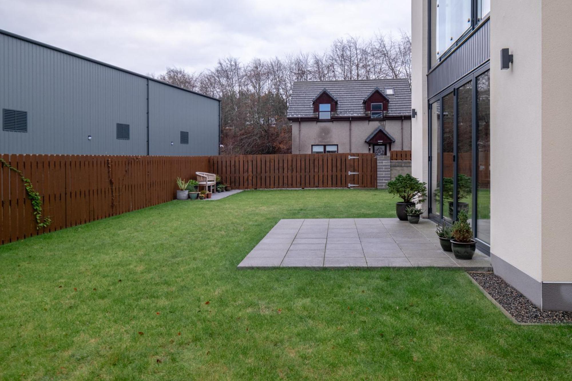 Vila Modern House With Hot Tub, Perfect Night Away! Huntly Exteriér fotografie