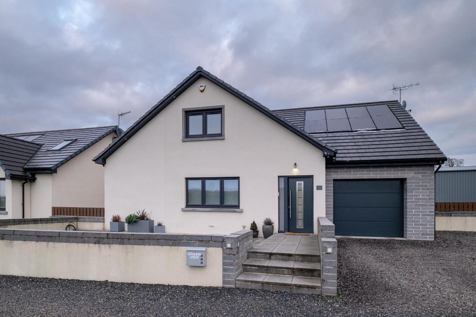 Vila Modern House With Hot Tub, Perfect Night Away! Huntly Exteriér fotografie